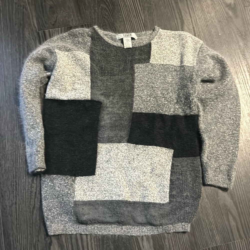 🍍SEGUE SWEATER🍍SIZE LARGE🍍Z-1